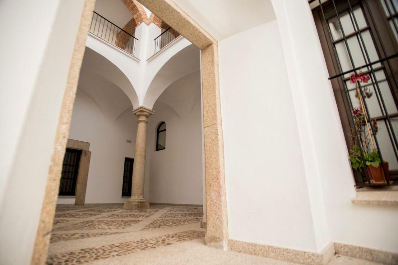 Md Casa Palacio Munoz Chaves Siglo XVIII Caces エクステリア 写真